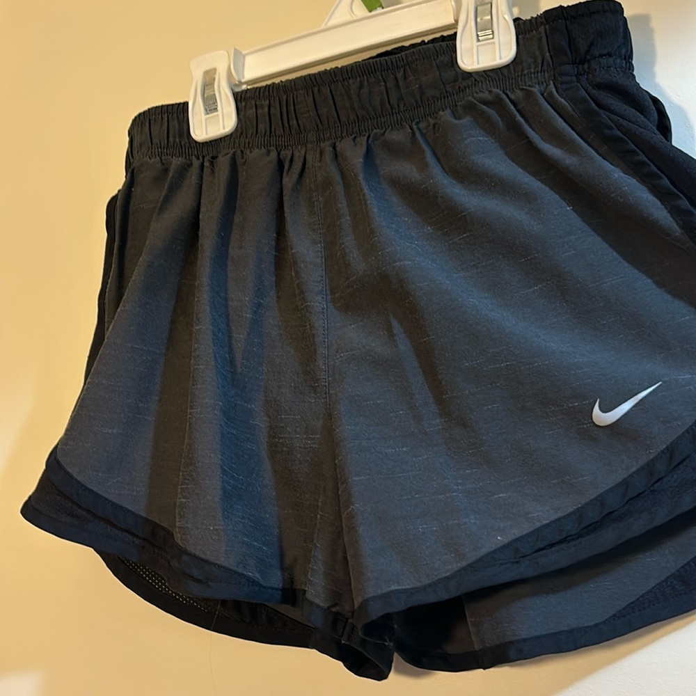 (S) Nike shorts